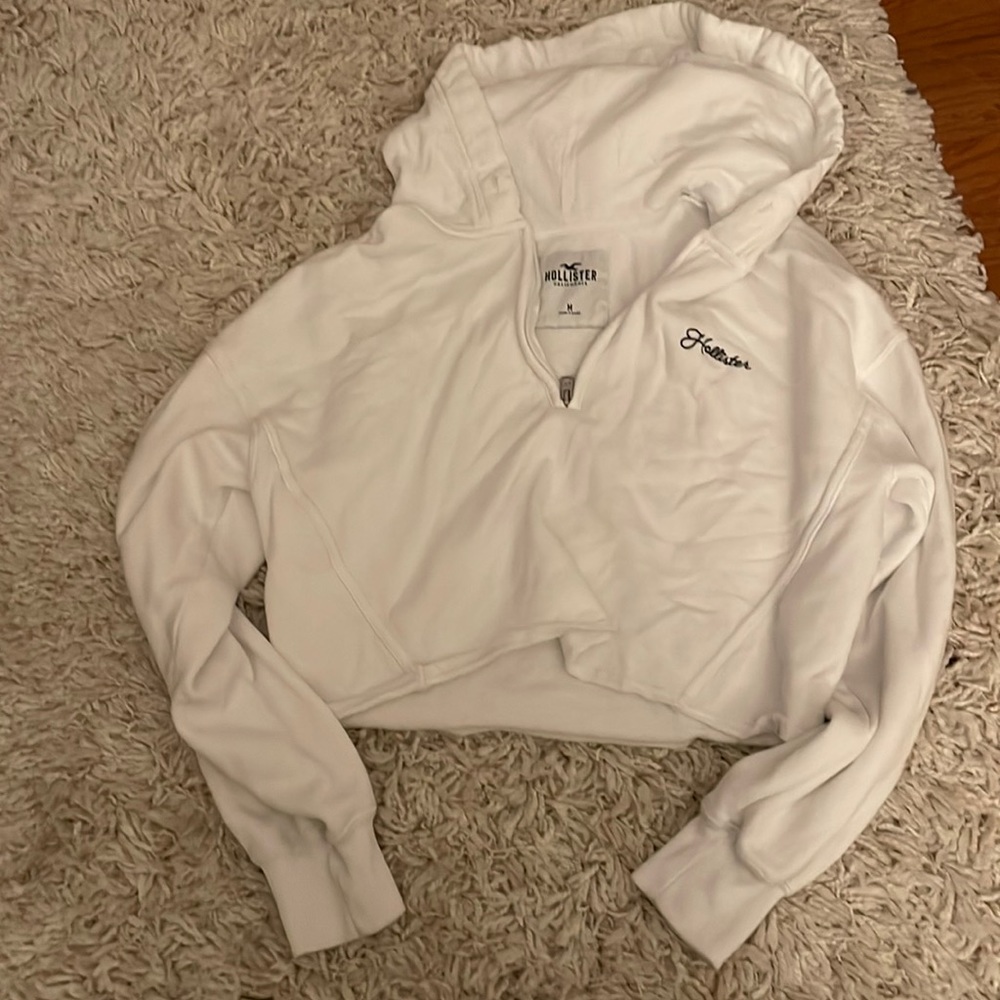 White Hollister cropped hooded sweatshirt
